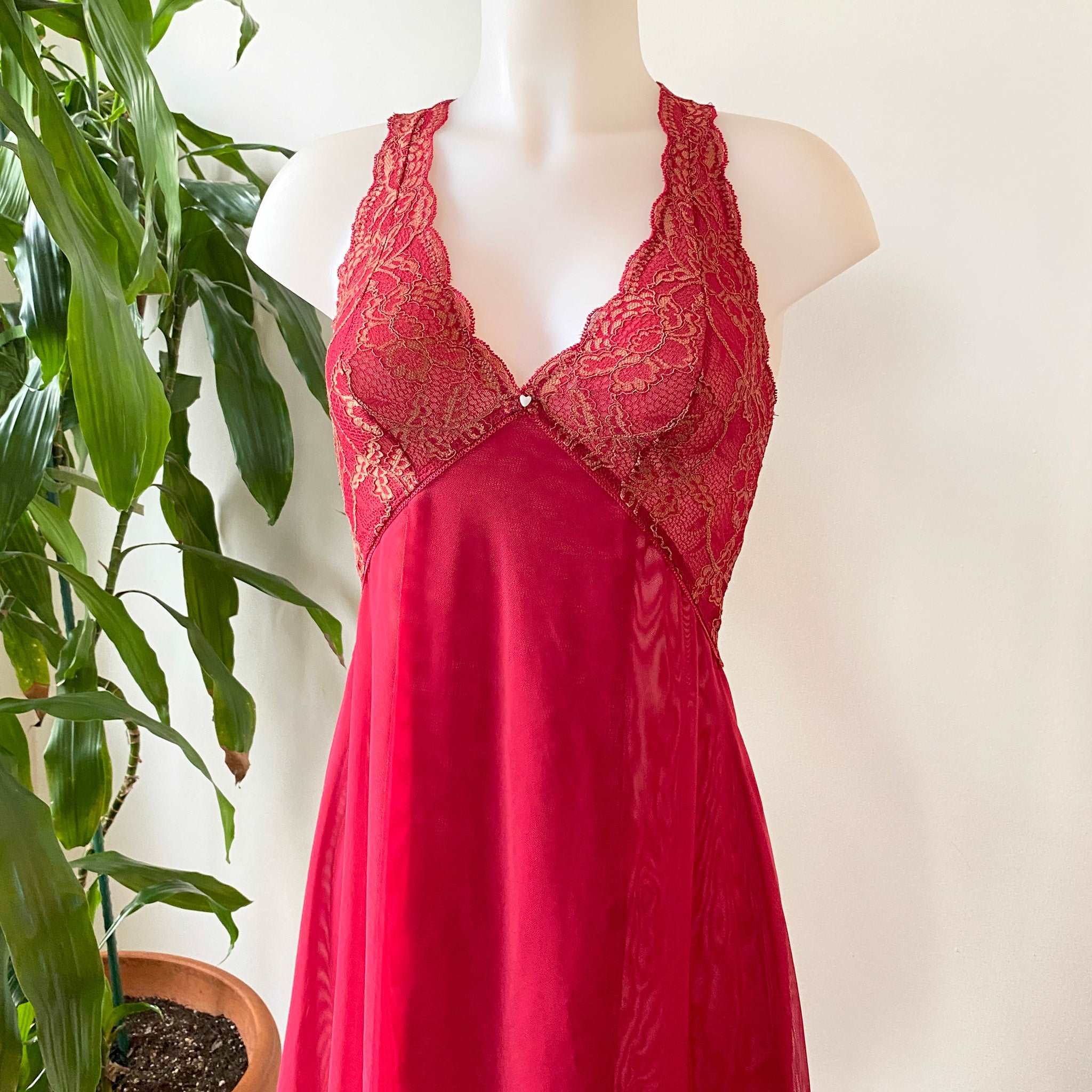 Fortuna Racerback Chemise tule lace red